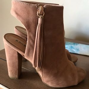 Suede Peep Toe Booties🍂🍁